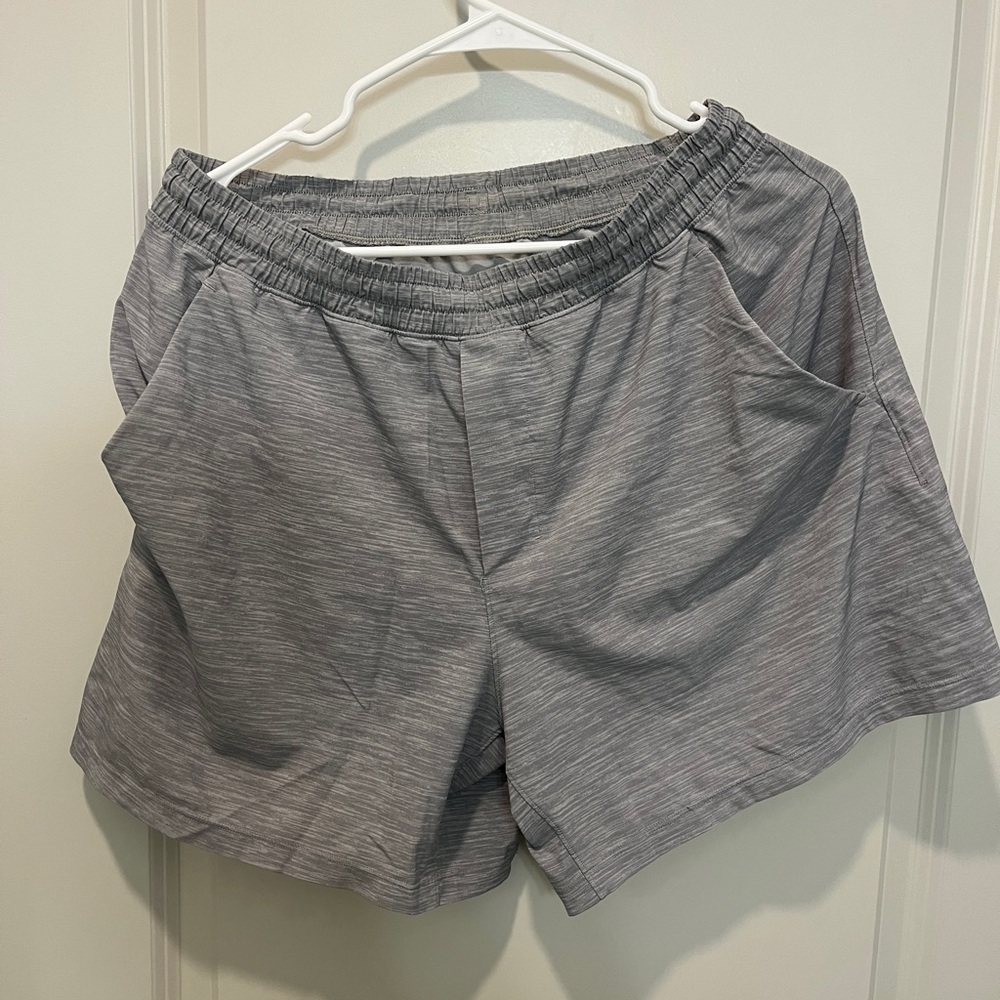 Lululemon 5” pace breaker shorts